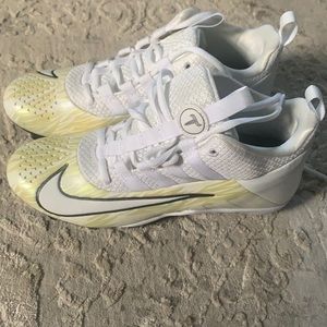 Size 6Y huarache Nike brand new never worn cleats